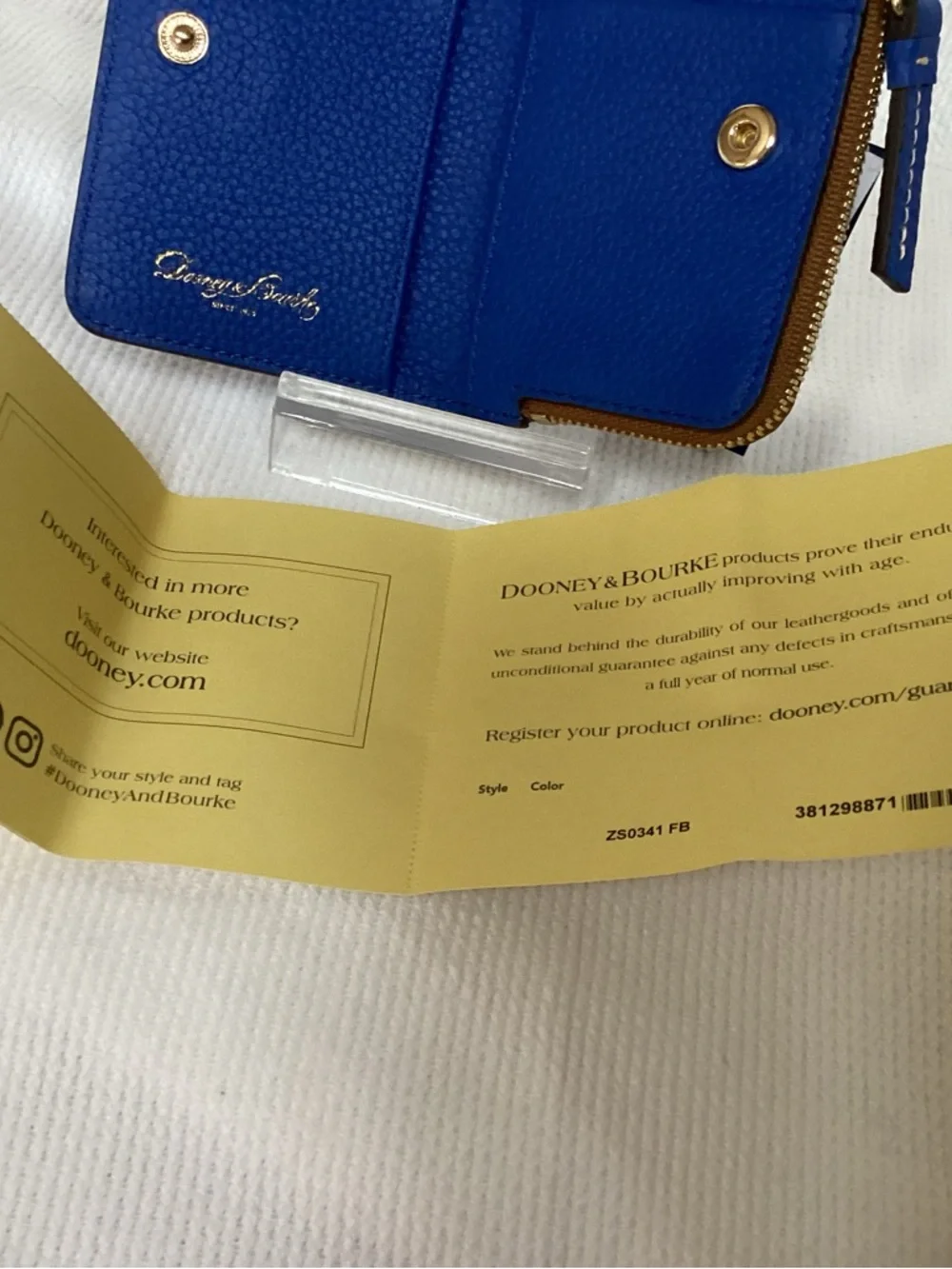 Dooney & Bourke Royal Blue Pebbled Leather Zip Card Holder NWT - Picture 6 of 12